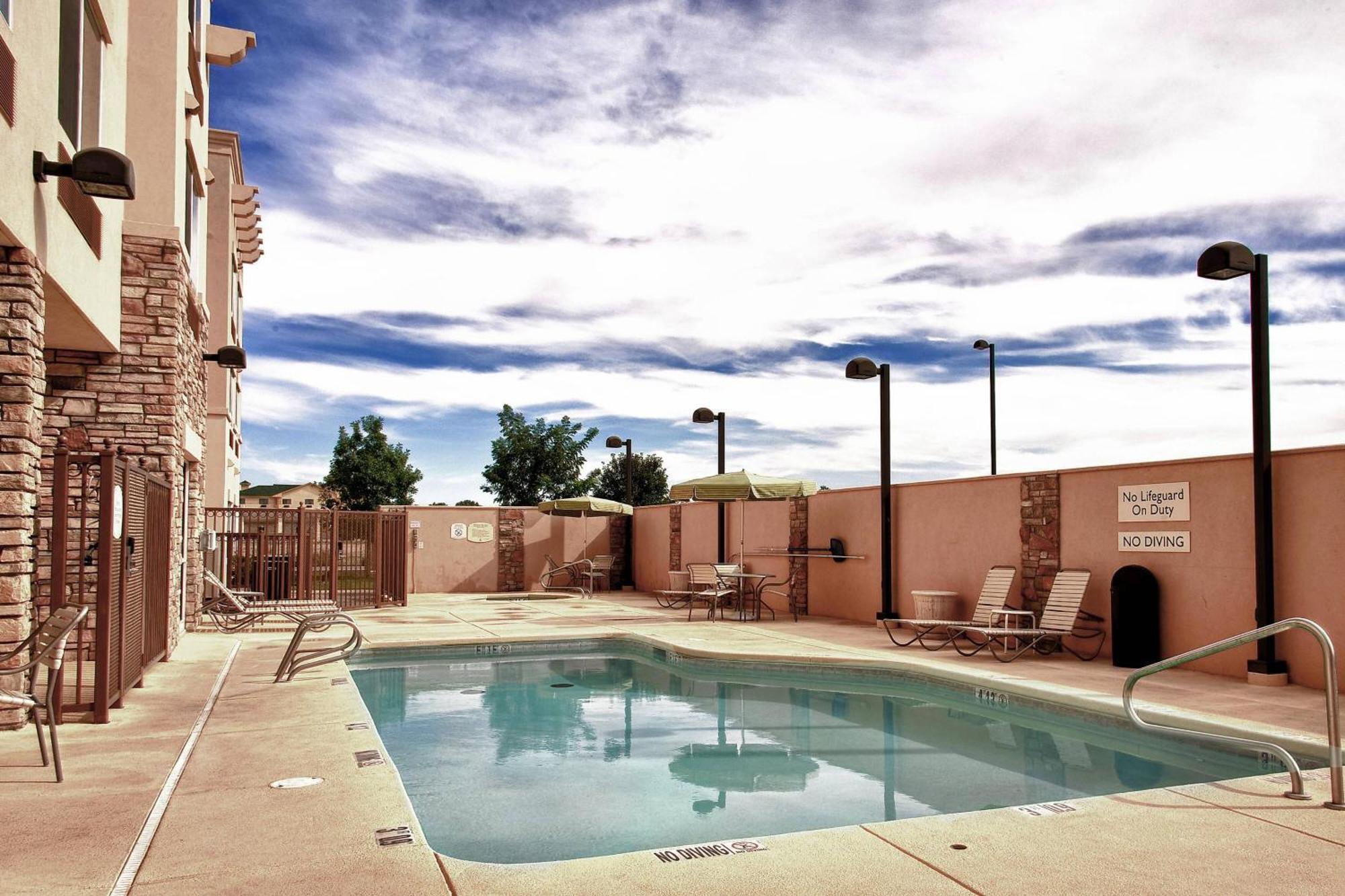 Fairfield Inn & Suites Clovis Bagian luar foto